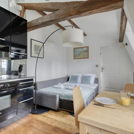 Homely & Pleasant T2 Flat In The Heart Of Apartment