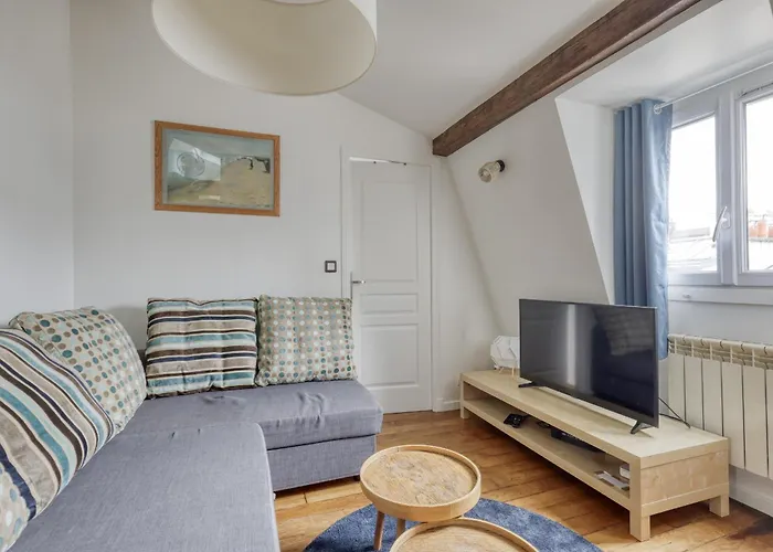 Homely & Pleasant T2 Flat In The Heart Of