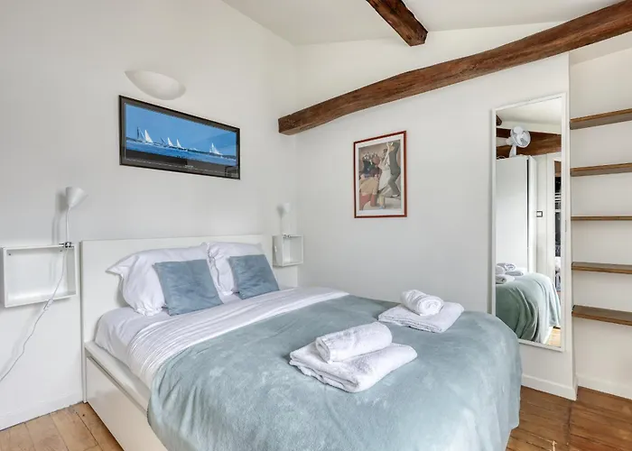 Appartement Homely & Pleasant T2 Flat In The Heart Of *